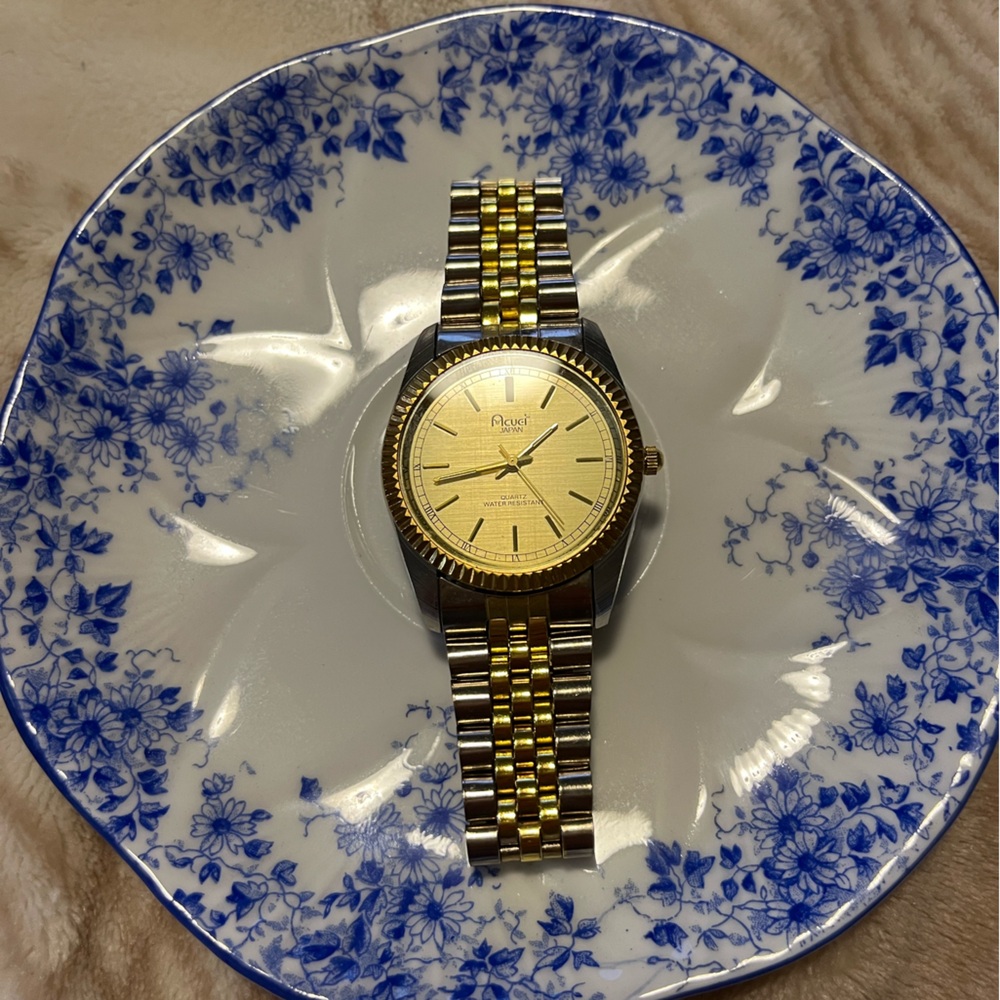 Acuci Wrist Watch: Quartz